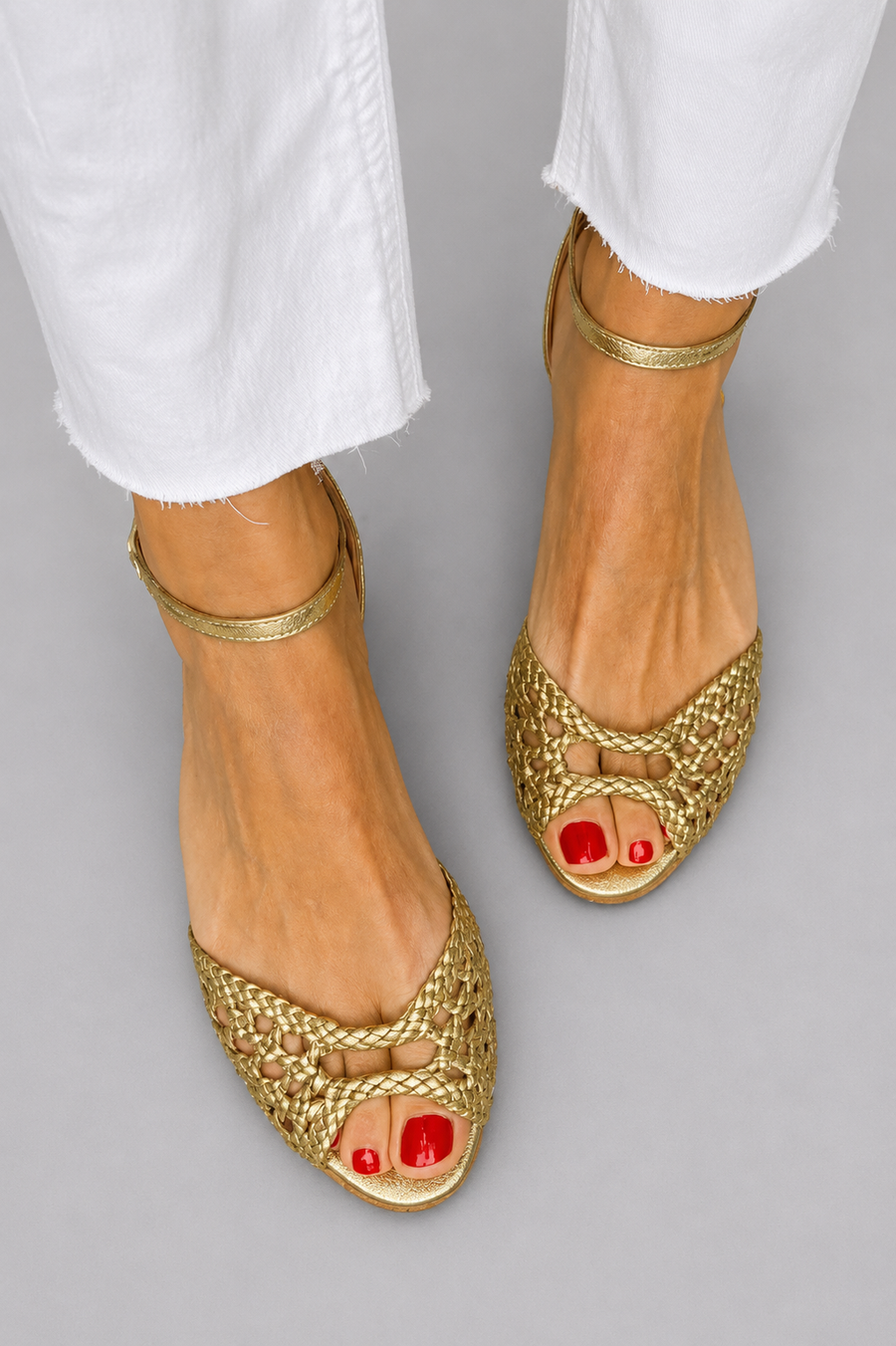 Isadora | Golden Woven Sandals