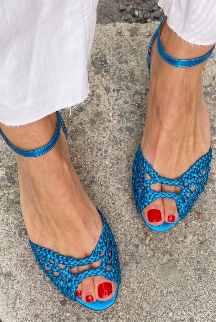 Isadora | Golden Woven Sandals